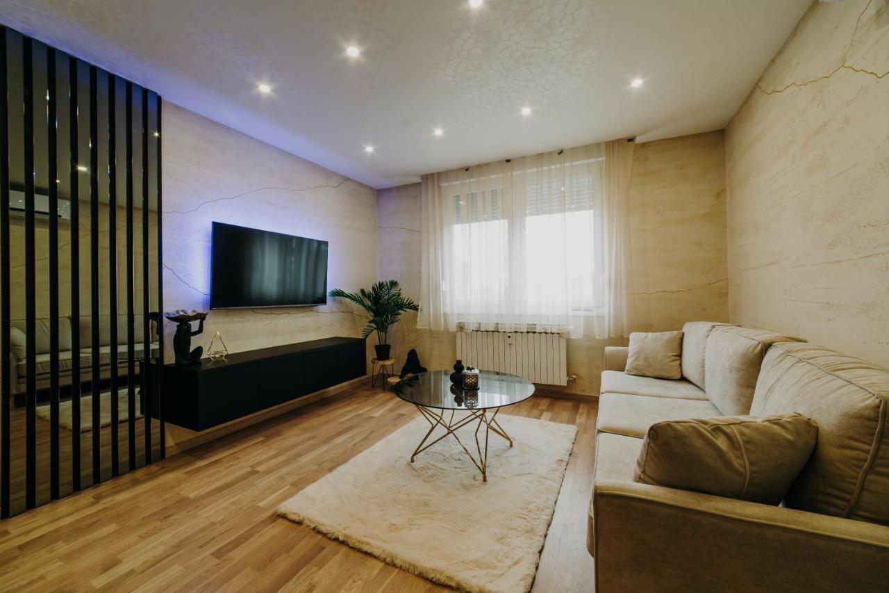 Apartman Stari Toranj II Apartment Vukovar Exterior photo